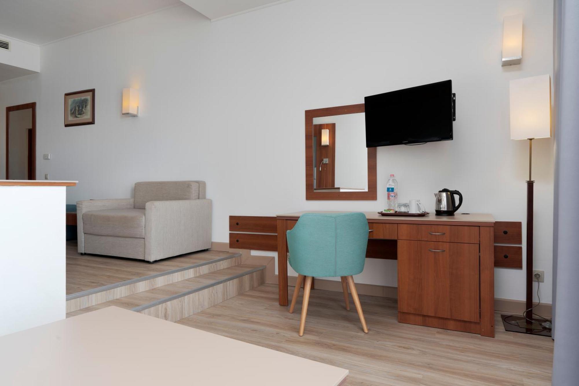 Alua Helios Bay Hotel Obzor Exterior photo